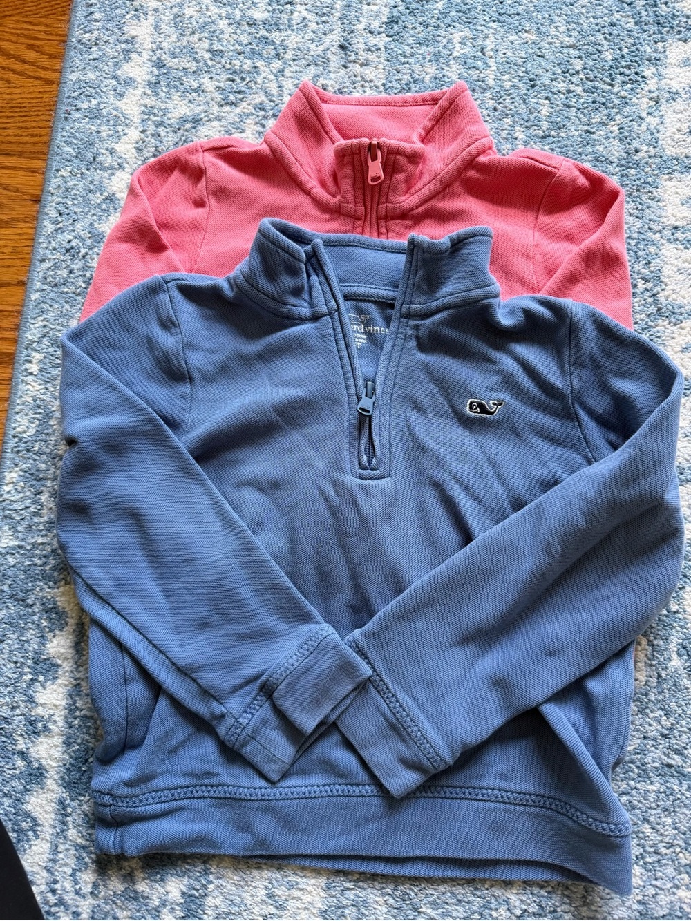 Vineyard Vines Kids 1/4 Zip Fleece Pullovers in Blue and salmon